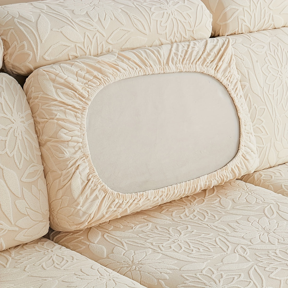 Housse de canapé extensible en polaire jacquard antidérapante, détail de la finition