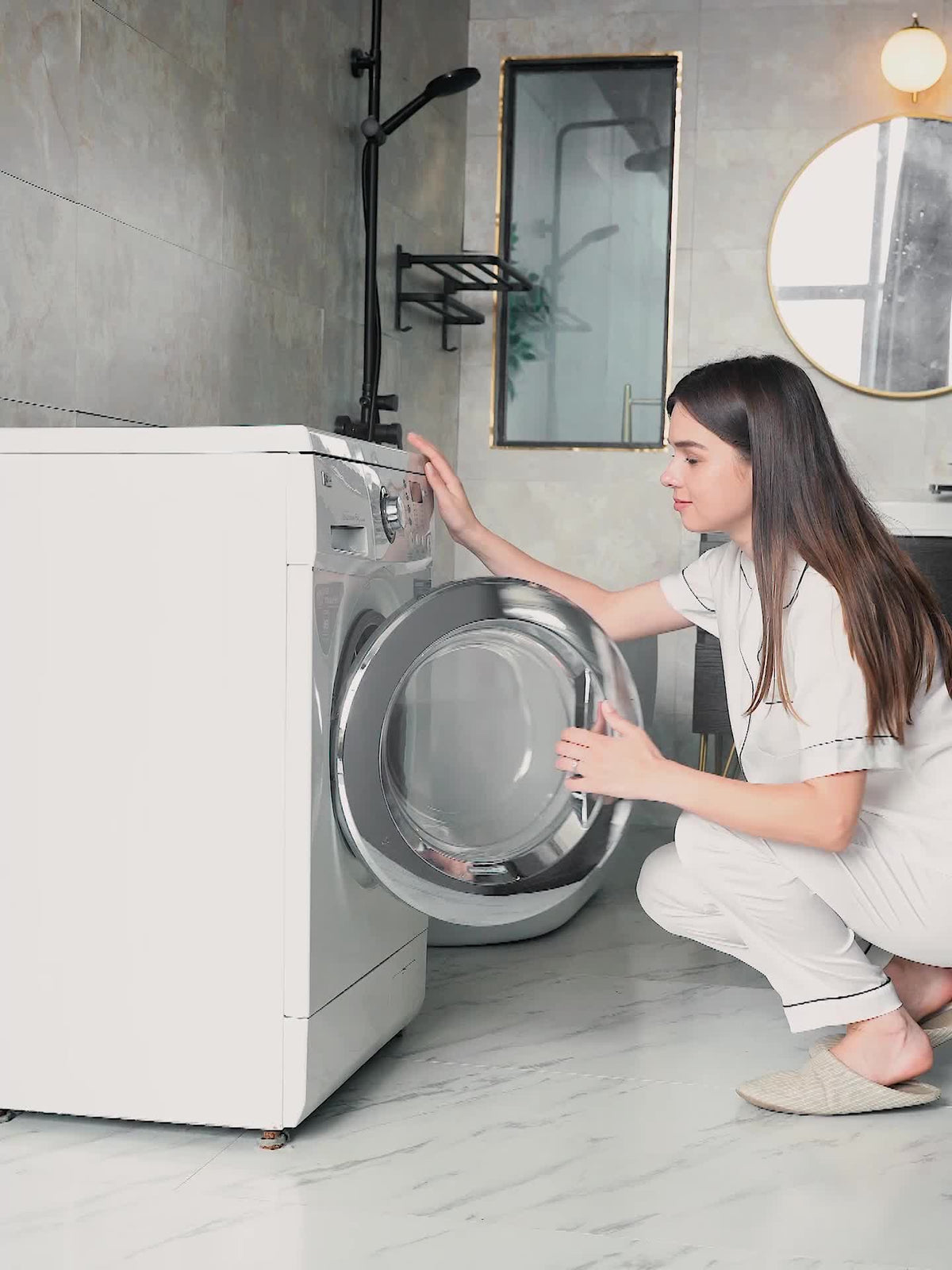 Housse de canapé extensible en fibre de lait à rayures, mise en situation