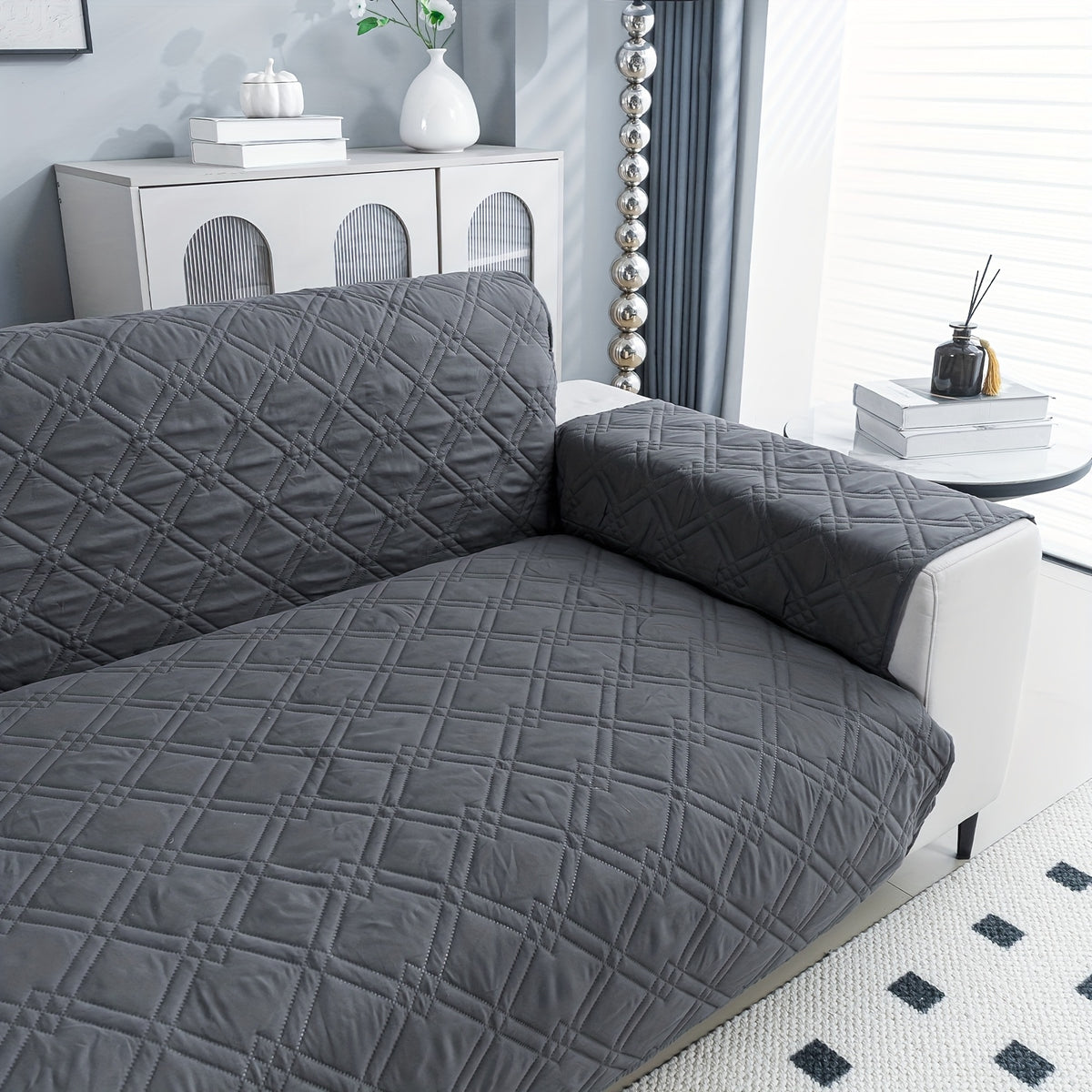 Housse de canapé légère en polyester antidérapante, vue de dos