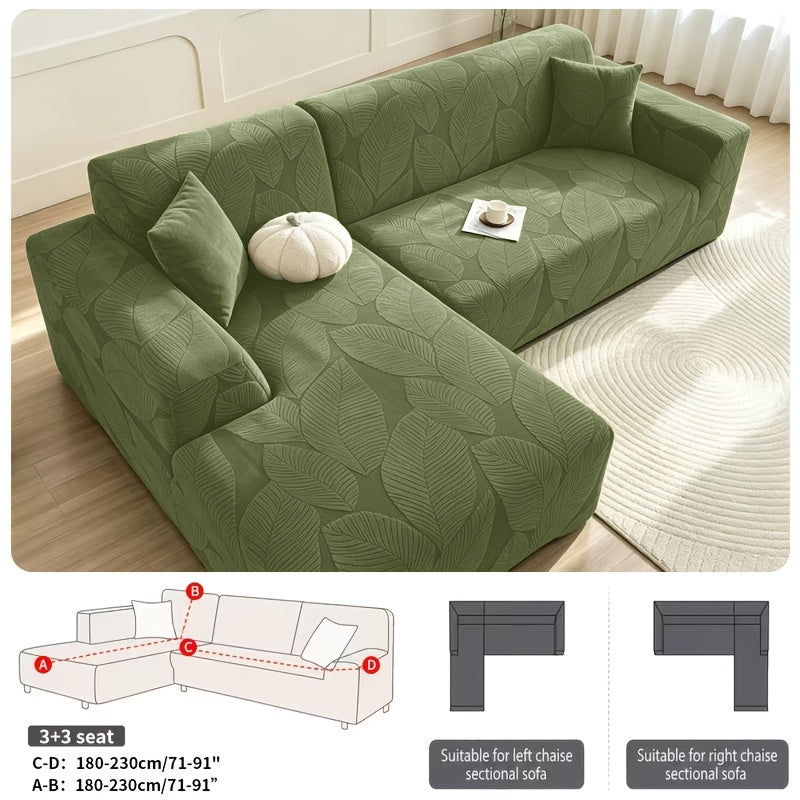 Housse de canapé extensible en polaire jacquard à motif feuillage au rendu, détail de l'ourlet