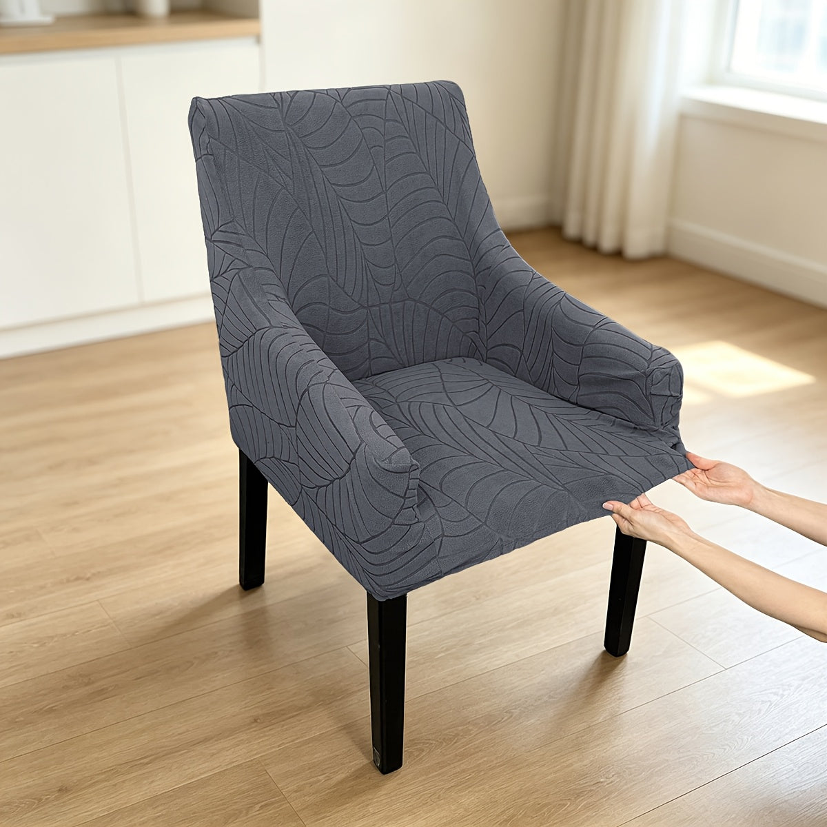 Housse de chaise extensible en velours côtelé jacquard à motif feuillage, vue d'ensemble