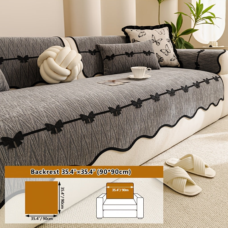 Housse de coussin en chenille en fils teints à motif vagues, détail de l'ourlet