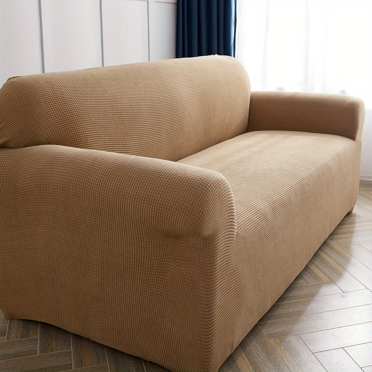Housse de canapé extensible en polaire matelassée antidérapante, mise en situation