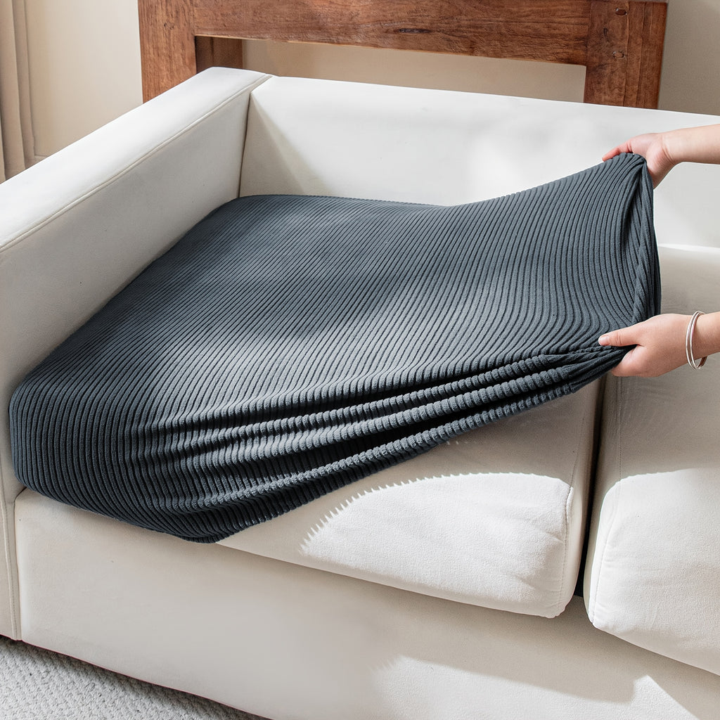 Housse de canapé extensible en jacquard à motif fleuri, mise en situation