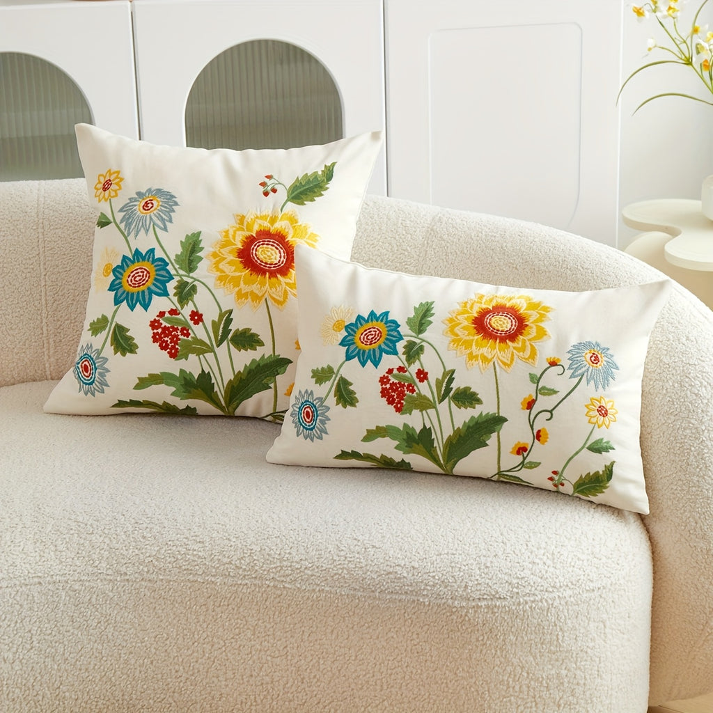 Housse de canapé à motif fleuri d'esprit campagne, détail de la finition