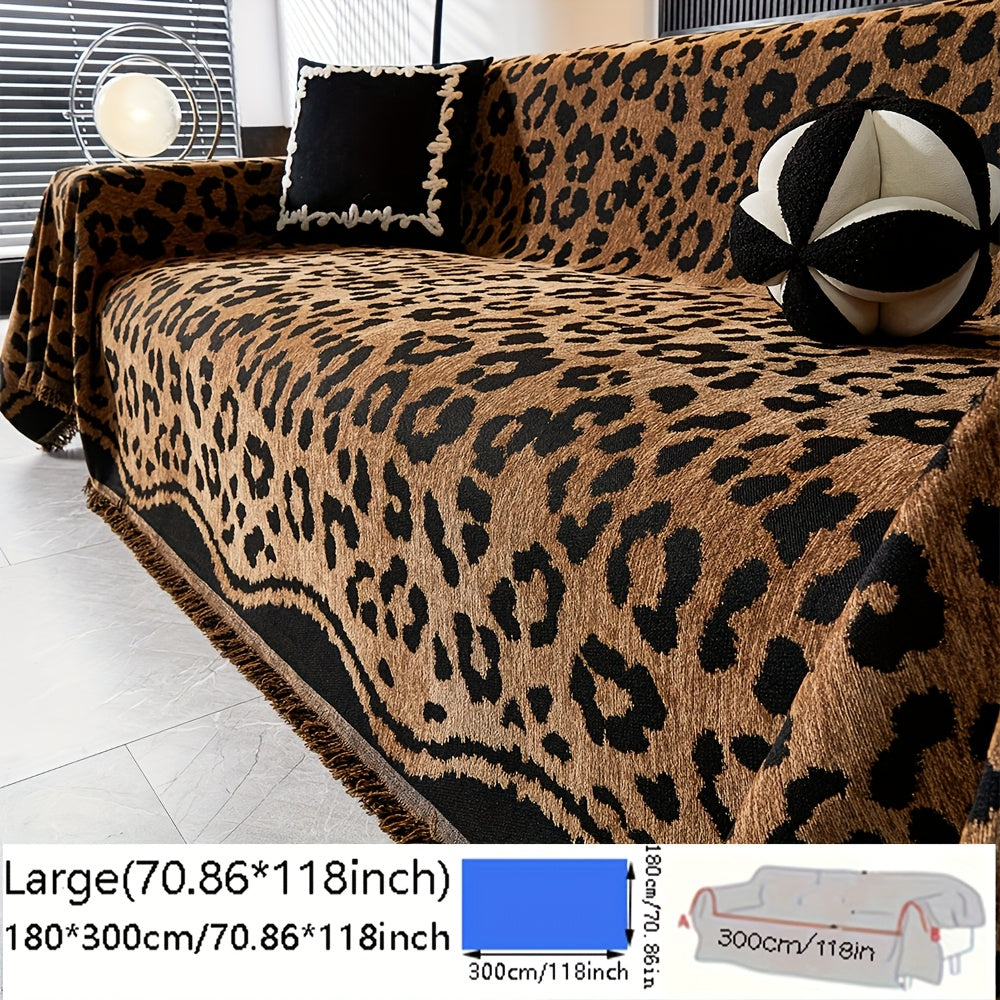 Housse de coussin en chenille jacquard à motif léopard, visuel produit