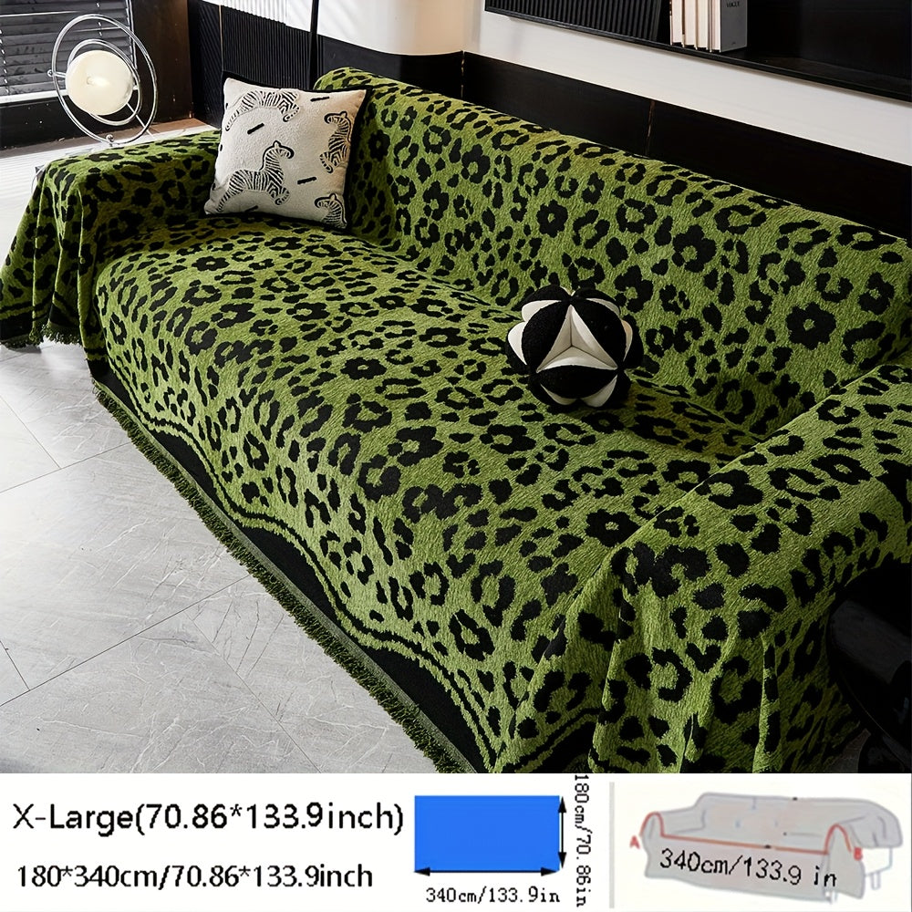 Housse de coussin en chenille jacquard à motif léopard, détail de la finition