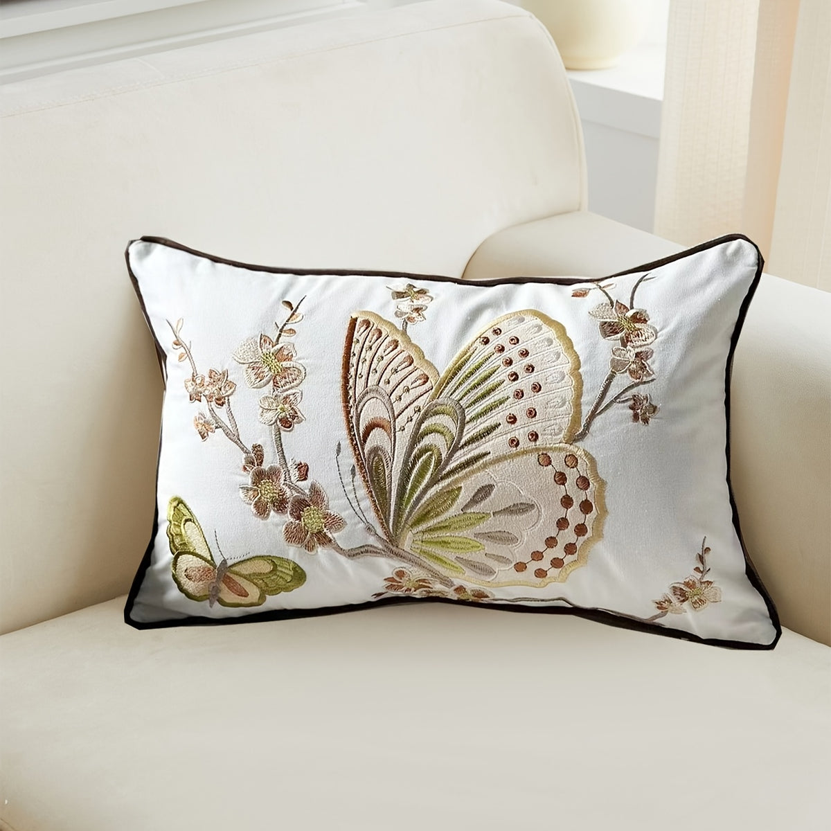 Housse de coussin d'esprit campagne, détail de l'ourlet
