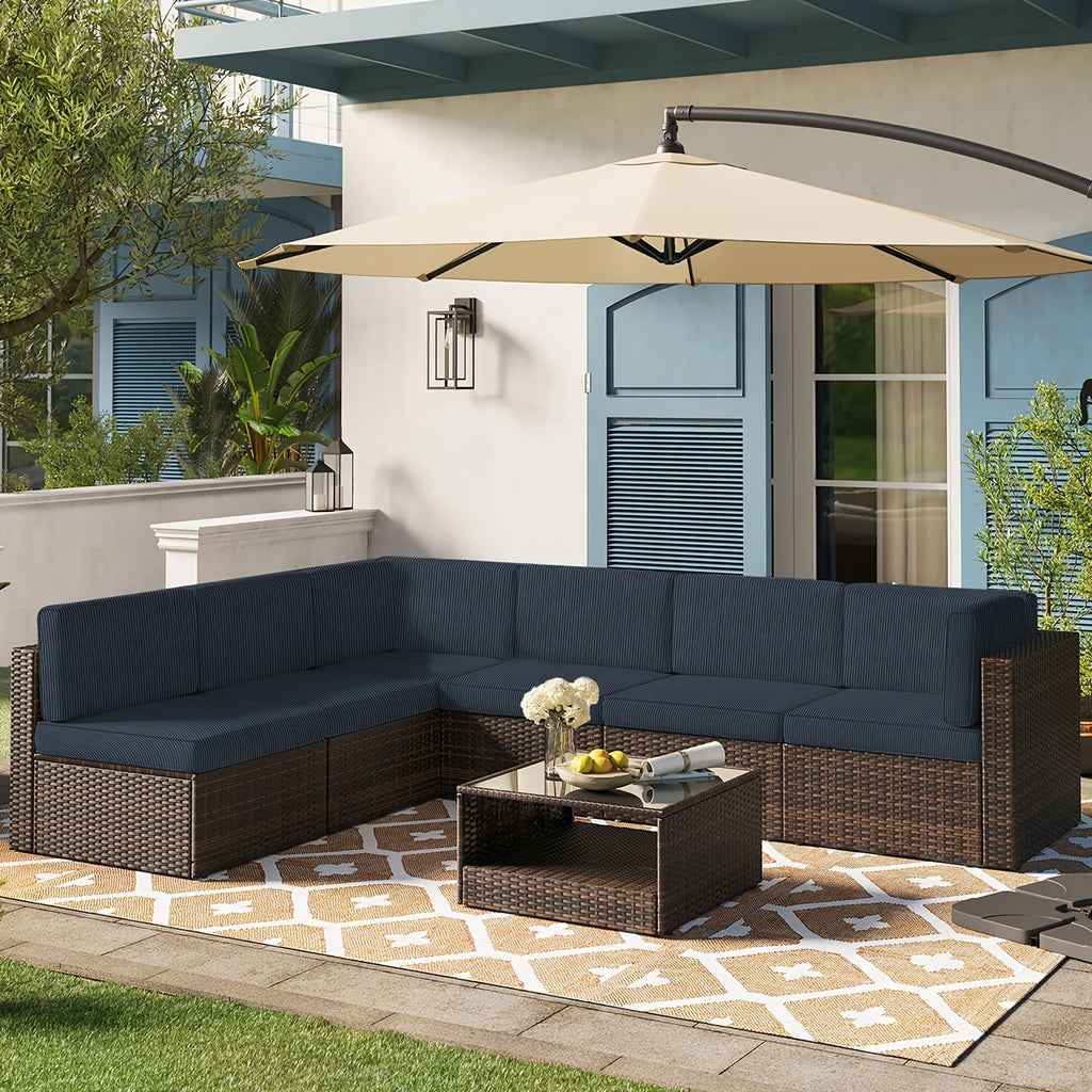 Housse de canapé extensible en polaire, détail de la finition