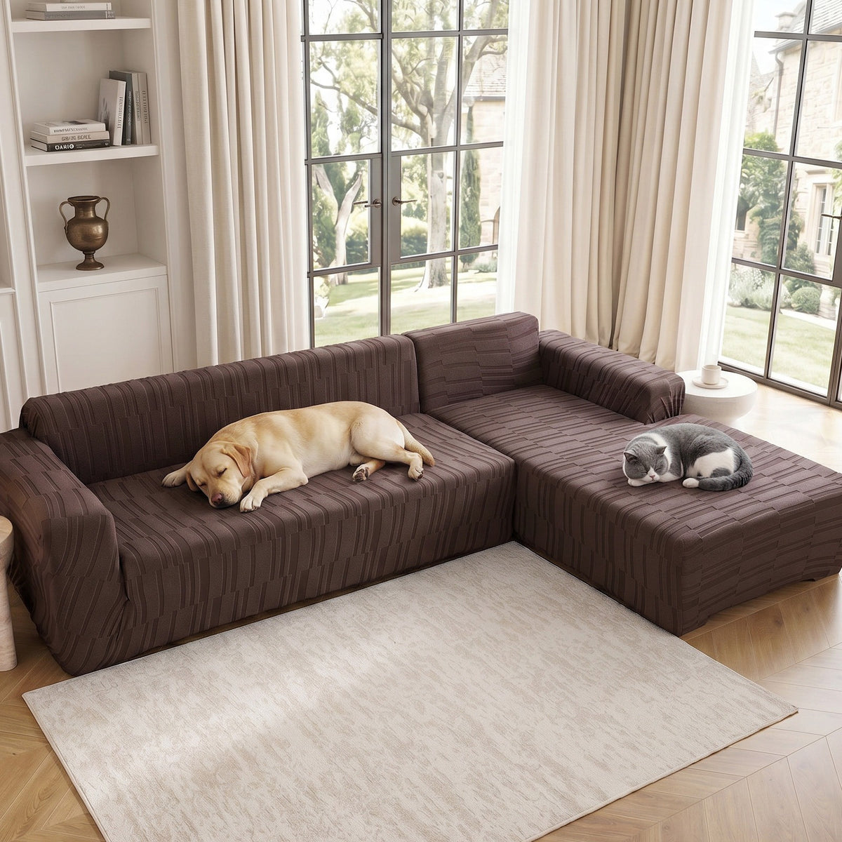 Housse de canapé extensible en peluche jacquard à rayures, vue de dos
